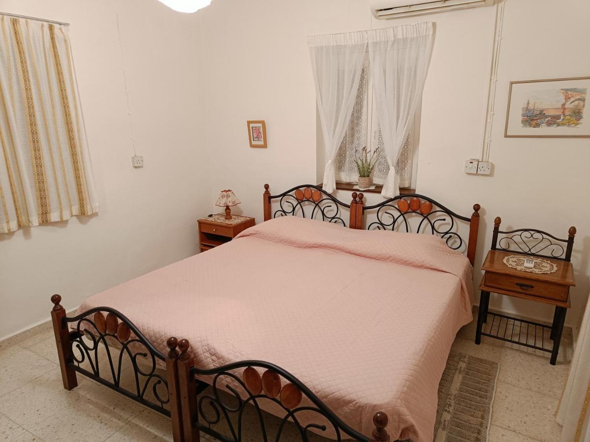 The Grapevine Guest House Paphos Exterior foto